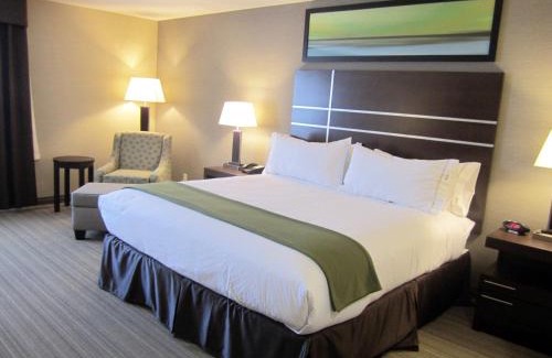 Golden Hotel | Holiday Inn Express Golden-Kicking Horse by IHG