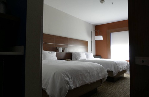 Greensburg Hotel | Holiday Inn Express Greensburg by IHG