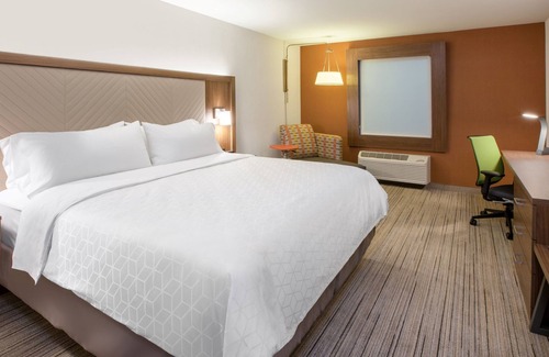 Greensburg Hotel | Holiday Inn Express Greensburg by IHG