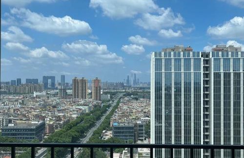 Panyu Hotel | Holiday Inn Express Guangzhou Panyu Dashi by IHG-Free Shuttle Bus to Canton Fair complex during Canton Fair Phase 1 & 2