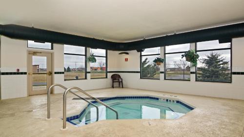 Fort Atkinson Hotel | Holiday Inn Express Hotel & Suites Fort Atkinson by IHG