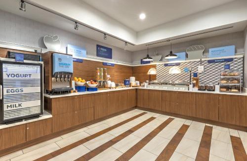 Grand Prairie Hotel | Holiday Inn Express Hotel & Suites Dallas - Grand Prairie I-20 by IHG