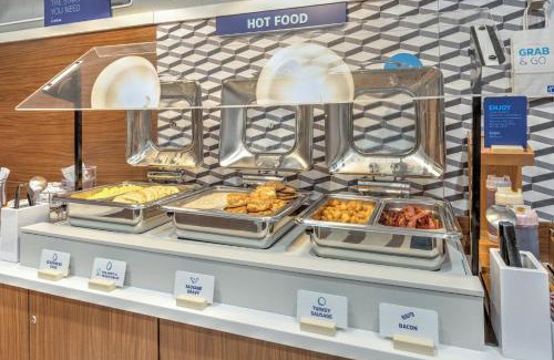 Grand Prairie Hotel | Holiday Inn Express Hotel & Suites Dallas - Grand Prairie I-20 by IHG