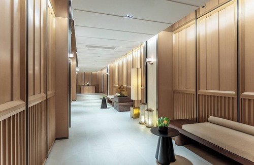 Haikou Hotel | Holiday Inn Express Haikou World Trade Center by IHG