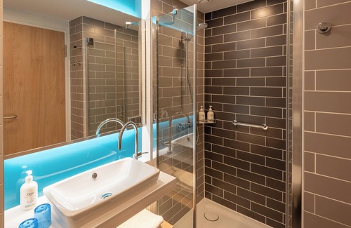 Egestorf Hotel | Holiday Inn Express Hamburg South A7 AS42 by IHG