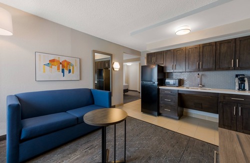 Coliseum Central Hotel | Holiday Inn Express Hampton - Coliseum Central by IHG