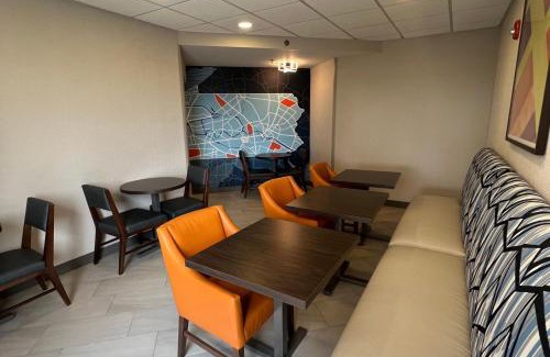 Harrisburg Hotel | Holiday Inn Express Harrisburg I-81 - Hershey By IHG