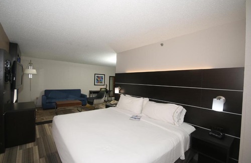 Hillsville Hotel | Holiday Inn Express Hillsville by IHG