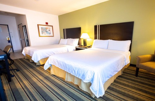Northwest Berkeley Hotel | Holiday Inn Express Hotel & Suites Berkeley, an IHG Hotel