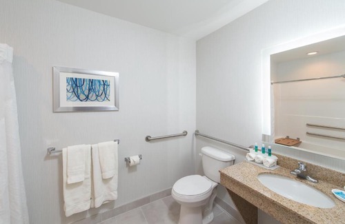 Clifton Park Hotel | Holiday Inn Express Hotel & Suites Clifton Park by IHG