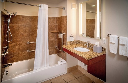 Nitro Hotel | Holiday Inn Express Hotel & Suites Cross Lanes by IHG