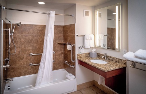 Nitro Hotel | Holiday Inn Express Hotel & Suites Cross Lanes by IHG