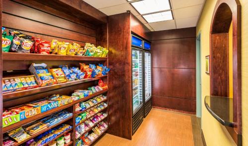 Baymeadows Hotel | Holiday Inn Express Hotel & Suites Jacksonville-South by IHG