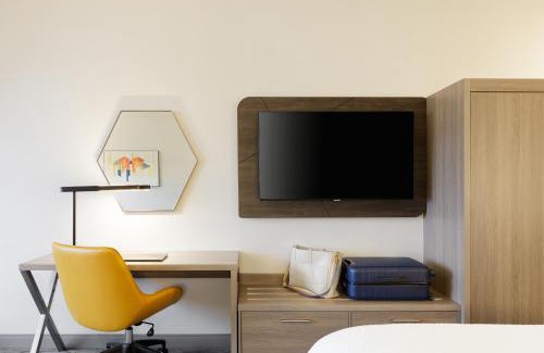 Jacksonville Hotel | Holiday Inn Express Hotels & Suites Jacksonville by IHG
