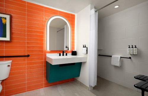 Solana Beach Resort | Holiday Inn Express Hotel & Suites Solana Beach-Del Mar by IHG