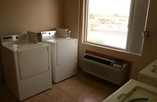 Brownsville Hotel | Holiday Inn Express Hotel and Suites Brownsville by IHG