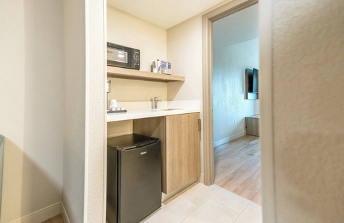 Banana River Estates Hotel | Holiday Inn Express Hotels & Suites Cocoa Beach by IHG