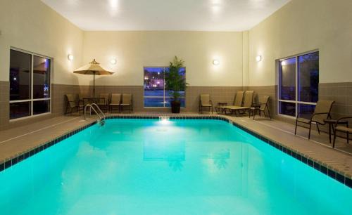 Lake Zurich Hotel | Holiday Inn Express Hotel & Suites Lake Zurich-Barrington by IHG