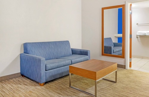 Hillview Hotel | Holiday Inn Express Hotel & Suites Hillview by IHG