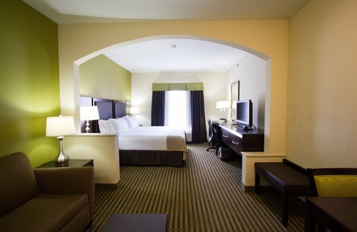 Nacogdoches Hotel | Holiday Inn Express Hotel and Suites Nacogdoches by IHG