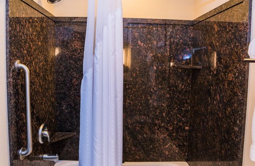 Rockingham Hotel | Holiday Inn Express Hotel & Suites Rockingham by IHG