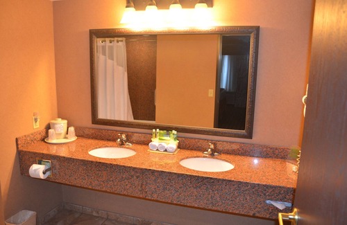 Donegal Hotel | Holiday Inn Express Hotel & Suites Donegal by IHG
