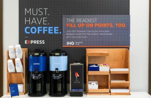 Cedar Hill Hotel | Holiday Inn Express Hotel & Suites Cedar Hill by IHG