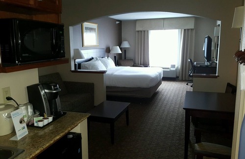 Concordia Hotel | Holiday Inn Express Hotel & Suites Concordia by IHG