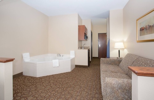 Concordia Hotel | Holiday Inn Express Hotel & Suites Concordia by IHG