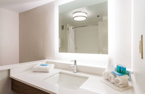 Goldsboro Hotel | Holiday Inn Express Hotel & Suites Goldsboro - Base Area by IHG