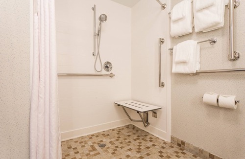 Goldsboro Hotel | Holiday Inn Express Hotel & Suites Goldsboro - Base Area by IHG