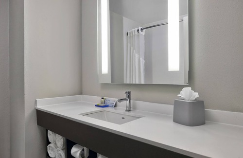 Grandview Hotel | Holiday Inn Express Hotel & Suites Kansas City - Grandview by IHG