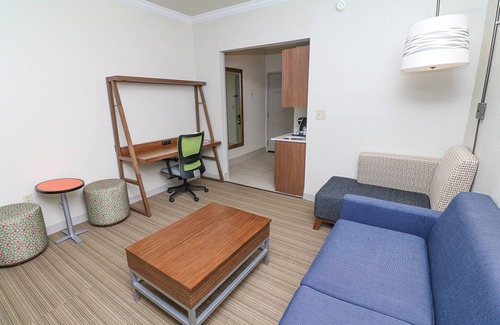 Greenville Hotel | Holiday Inn Express Hotel & Suites Greenville by IHG