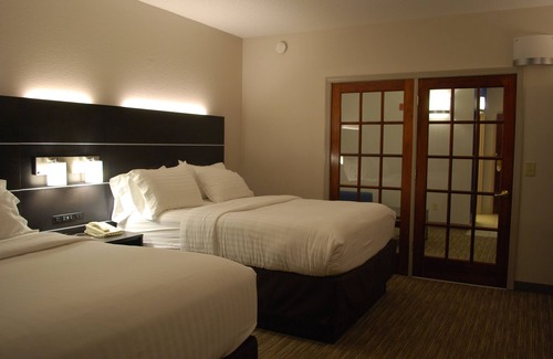 Kingsport Hotel | Holiday Inn Express Hotel and Suites Kingsport by IHG
