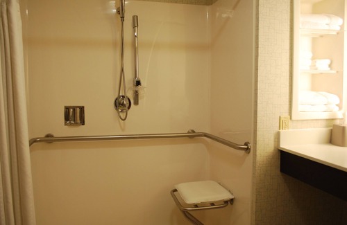 Kingsport Hotel | Holiday Inn Express Hotel and Suites Kingsport by IHG