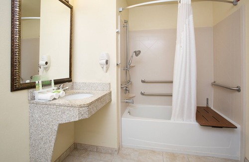 Las Vegas Hotel | Holiday Inn Express Hotel & Suites Las Vegas by IHG