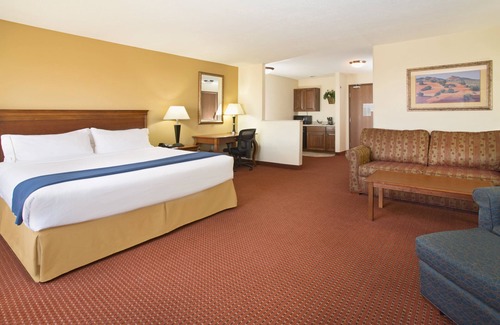 Las Vegas Hotel | Holiday Inn Express Hotel & Suites Las Vegas by IHG