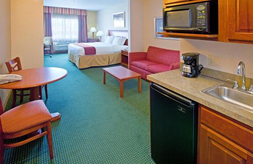 Valparaiso Hotel | Holiday Inn Express Hotel and Suites Valparaiso by IHG