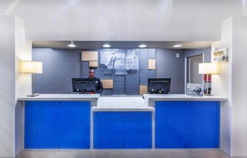 South Tulsa Hotel | Holiday Inn Express Hotel and Suites Jenks by IHG