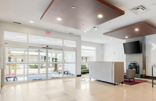 Southwest Edmonton Hotel | Holiday Inn Express Hotel & Suites-Edmonton South by IHG
