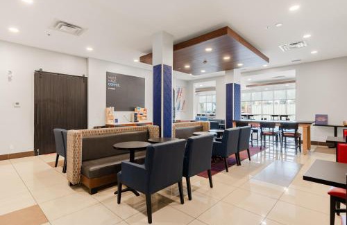 Southwest Edmonton Hotel | Holiday Inn Express Hotel & Suites-Edmonton South by IHG