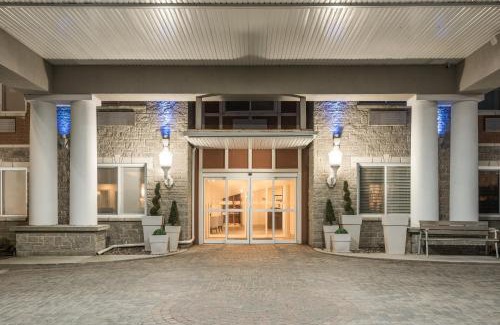 Gananoque Resort | Holiday Inn Express Hotel & Suites 1000 Islands - Gananoque by IHG