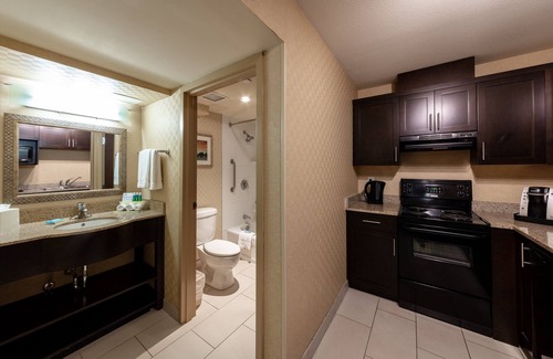 Richmond Hotel | Holiday Inn Express Hotel & Suites Riverport Richmond by IHG