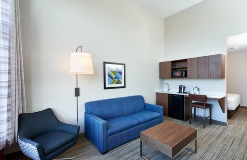 Dieppe Hotel | Holiday Inn Express Hotel & Suites Airport Dieppe by IHG