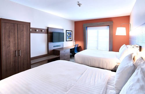 Dieppe Hotel | Holiday Inn Express Hotel & Suites Airport Dieppe by IHG