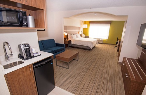 Hinton Hotel | Holiday Inn Express Hotel & Suites Hinton by IHG