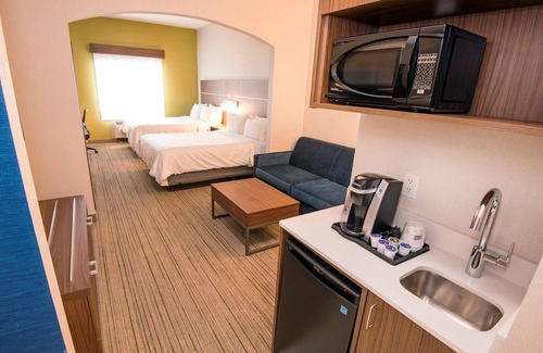 Hinton Hotel | Holiday Inn Express Hotel & Suites Hinton by IHG