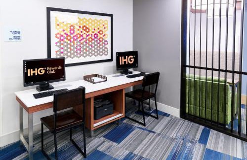 Dieppe Hotel | Holiday Inn Express Hotel & Suites Dieppe Airport by IHG