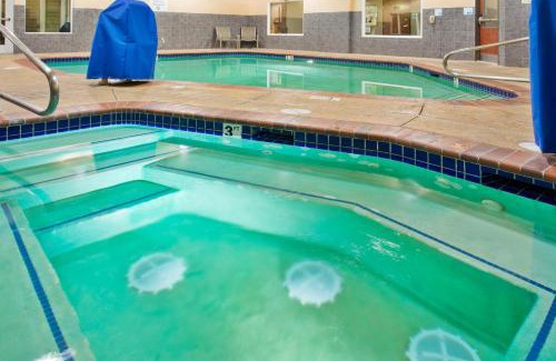 Astoria Hotel | Holiday Inn Express Hotel & Suites Astoria by IHG