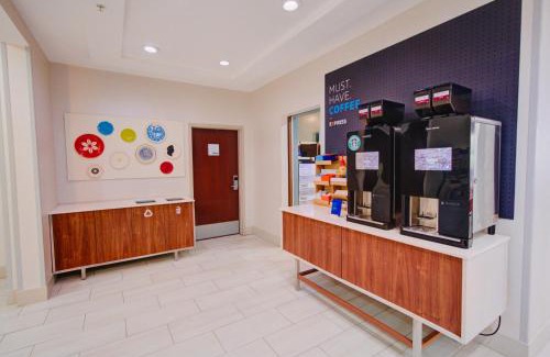 Chester Hotel | Holiday Inn Express Hotel & Suites Chester by IHG